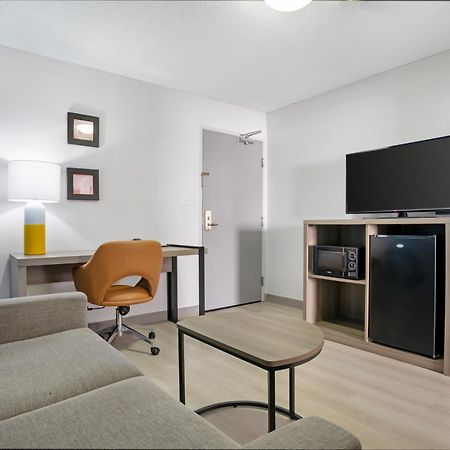 גאלפורט Comfort Inn & Suites Crystal Inn Sportsplex מראה חיצוני תמונה