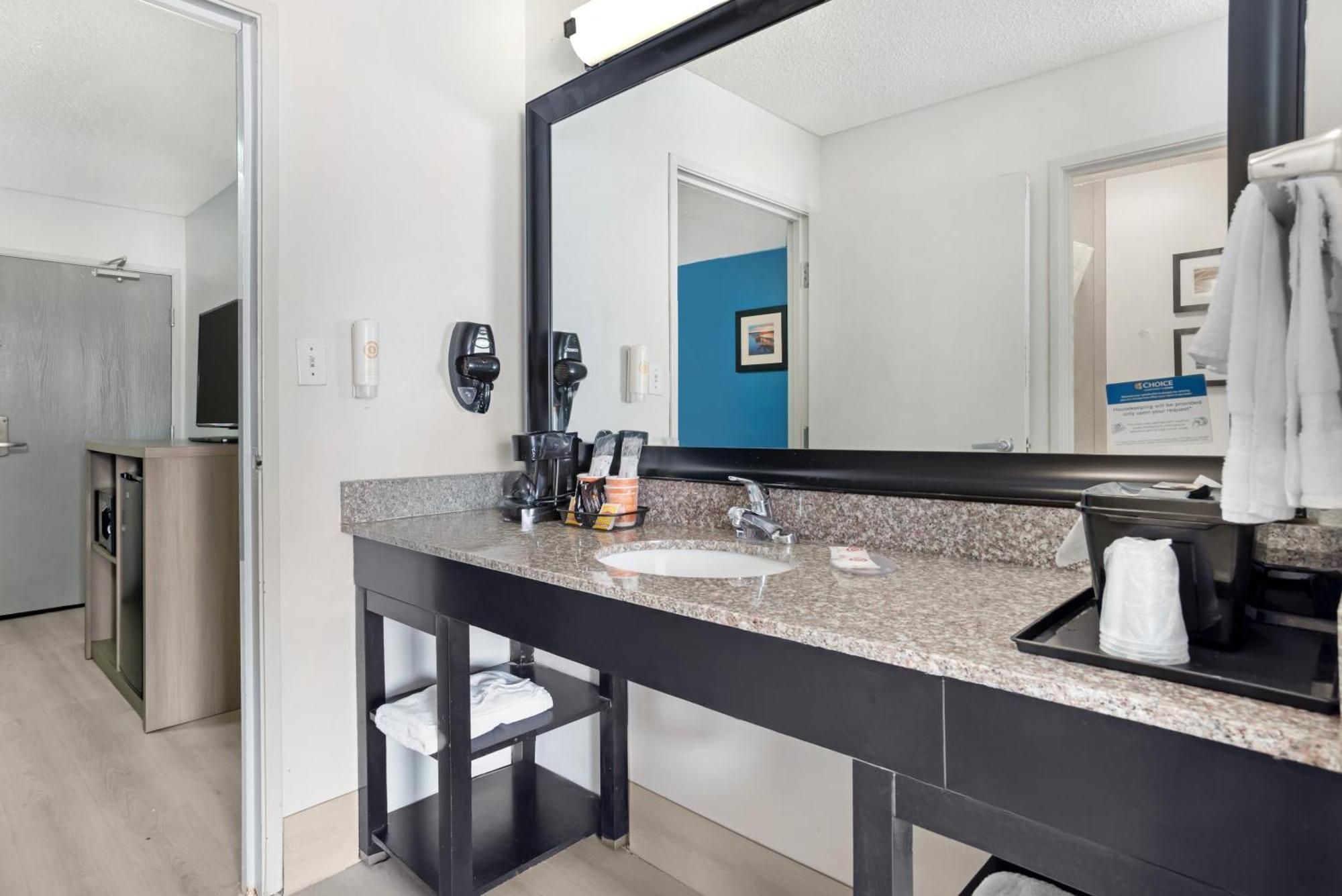גאלפורט Comfort Inn & Suites Crystal Inn Sportsplex מראה חיצוני תמונה