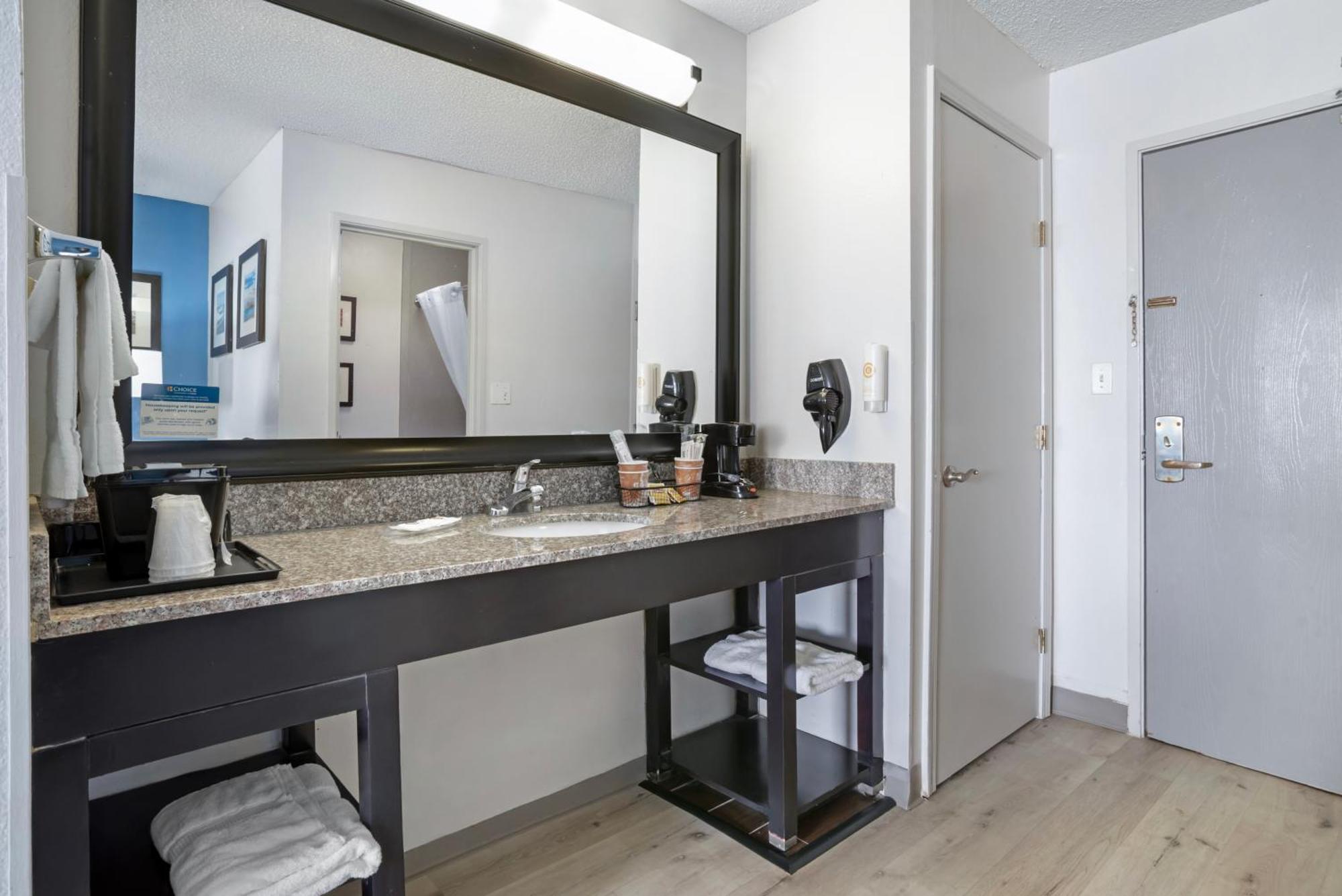 גאלפורט Comfort Inn & Suites Crystal Inn Sportsplex מראה חיצוני תמונה